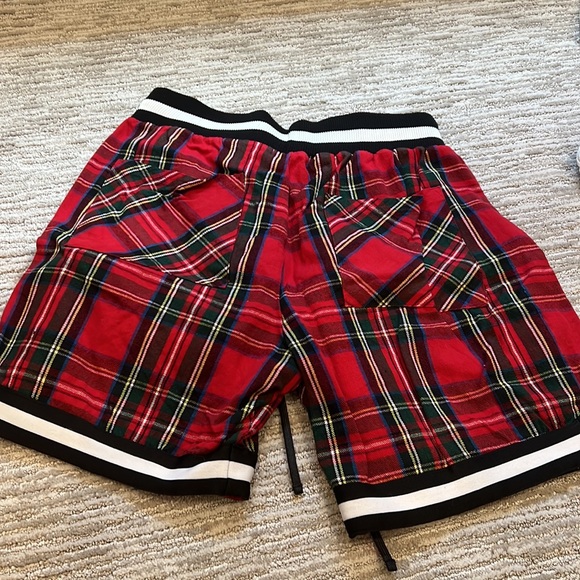Red plaid shorts - Picture 3 of 3